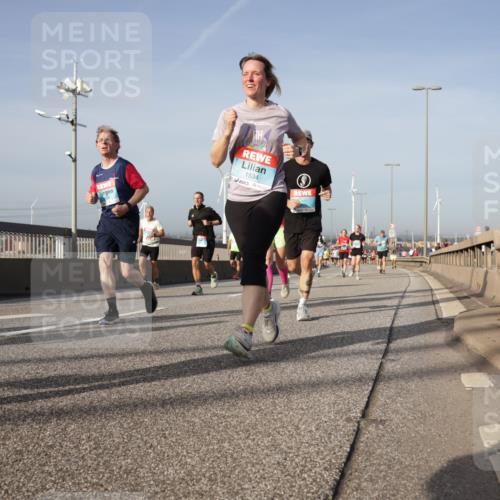 03.10.2026 - Köhlbrandbrückenlauf Yannick Fuchs http://msf.ph/oto/10778120 03.10.2026 09:44:47 Position 2 1534 meine-sportfotos.de