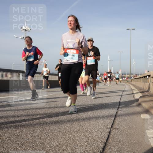 03.10.2026 - Köhlbrandbrückenlauf Yannick Fuchs http://msf.ph/oto/10778123 03.10.2026 09:44:48 Position 2 1534, 8 meine-sportfotos.de