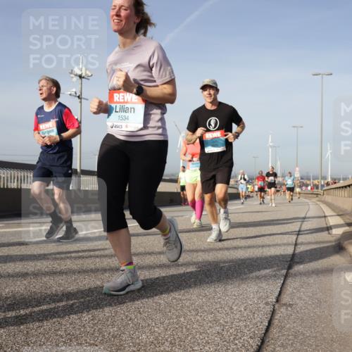 03.10.2026 - Köhlbrandbrückenlauf Yannick Fuchs http://msf.ph/oto/10778131 03.10.2026 09:44:48 Position 2 1534 meine-sportfotos.de