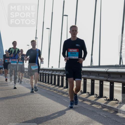 03.10.2026 - Köhlbrandbrückenlauf Yannick Fuchs http://msf.ph/oto/10778200 03.10.2026 09:22:41 Position 1 1515, 1644 meine-sportfotos.de