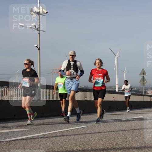 03.10.2026 - Köhlbrandbrückenlauf Yannick Fuchs http://msf.ph/oto/10778203 03.10.2026 09:44:53 Position 2 2221 meine-sportfotos.de