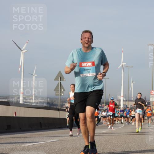 03.10.2026 - Köhlbrandbrückenlauf Yannick Fuchs http://msf.ph/oto/10778216 03.10.2026 09:44:55 Position 2 3768 meine-sportfotos.de