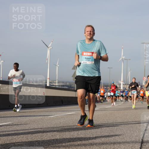 03.10.2026 - Köhlbrandbrückenlauf Yannick Fuchs http://msf.ph/oto/10778223 03.10.2026 09:44:55 Position 2 3768 meine-sportfotos.de