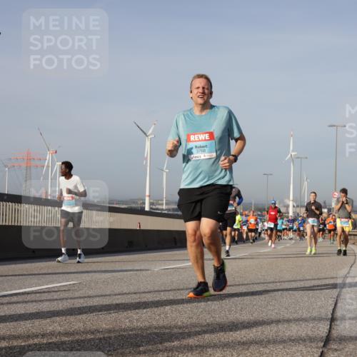 03.10.2026 - Köhlbrandbrückenlauf Yannick Fuchs http://msf.ph/oto/10778231 03.10.2026 09:44:56 Position 2 3768 meine-sportfotos.de