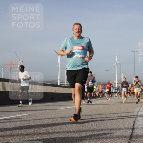03.10.2026 - Köhlbrandbrückenlauf Yannick Fuchs http://msf.ph/oto/10778233 03.10.2026 09:44:56 Position 2 3768 meine-sportfotos.de