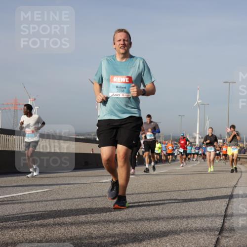 03.10.2026 - Köhlbrandbrückenlauf Yannick Fuchs http://msf.ph/oto/10778237 03.10.2026 09:44:56 Position 2 3768 meine-sportfotos.de