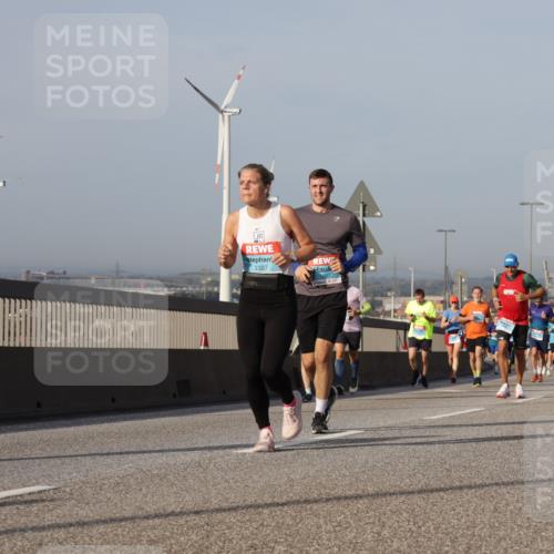 03.10.2026 - Köhlbrandbrückenlauf Yannick Fuchs http://msf.ph/oto/10778249 03.10.2026 09:44:57 Position 2 2327, 3147 meine-sportfotos.de