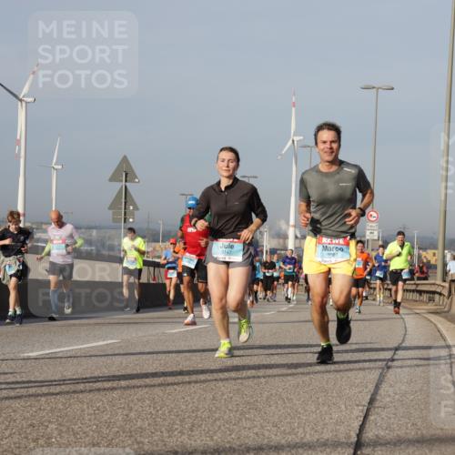 03.10.2026 - Köhlbrandbrückenlauf Yannick Fuchs http://msf.ph/oto/10778271 03.10.2026 09:44:59 Position 2 1067, 3147, 3081 meine-sportfotos.de