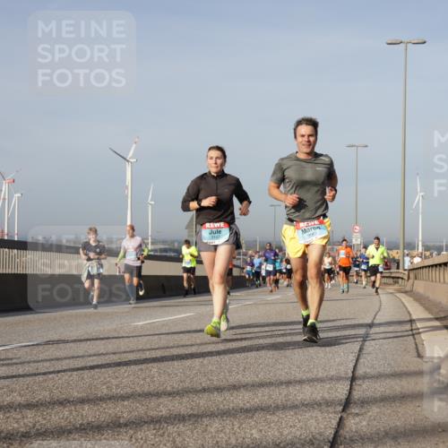 03.10.2026 - Köhlbrandbrückenlauf Yannick Fuchs http://msf.ph/oto/10778275 03.10.2026 09:44:59 Position 2 1067 meine-sportfotos.de
