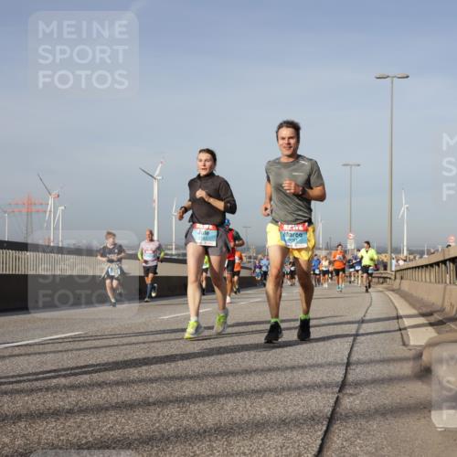 03.10.2026 - Köhlbrandbrückenlauf Yannick Fuchs http://msf.ph/oto/10778281 03.10.2026 09:45:00 Position 2 1067 meine-sportfotos.de