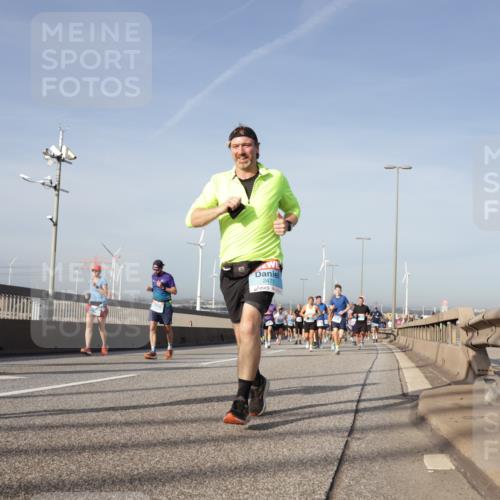 03.10.2026 - Köhlbrandbrückenlauf Yannick Fuchs http://msf.ph/oto/10778316 03.10.2026 09:45:07 Position 2 2471, 8 meine-sportfotos.de