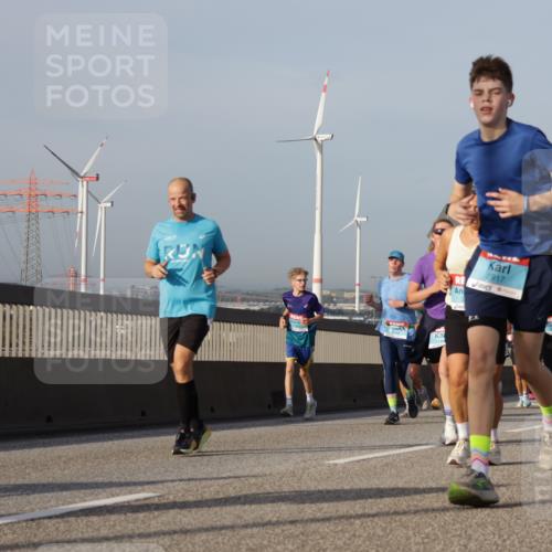 03.10.2026 - Köhlbrandbrückenlauf Yannick Fuchs http://msf.ph/oto/10778348 03.10.2026 09:45:10 Position 2 2917, 2491 meine-sportfotos.de