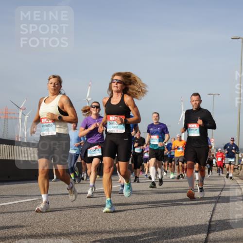 03.10.2026 - Köhlbrandbrückenlauf Yannick Fuchs http://msf.ph/oto/10778367 03.10.2026 09:45:12 Position 2 2445, 2491 meine-sportfotos.de