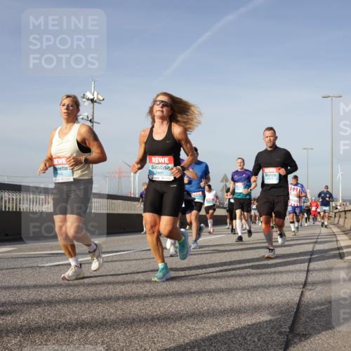 03.10.2026 - Köhlbrandbrückenlauf Yannick Fuchs http://msf.ph/oto/10778385 03.10.2026 09:45:12 Position 2 2445, 2491 meine-sportfotos.de