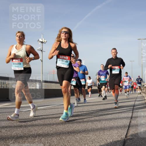 03.10.2026 - Köhlbrandbrückenlauf Yannick Fuchs http://msf.ph/oto/10778390 03.10.2026 09:45:13 Position 2 2445, 2491 meine-sportfotos.de