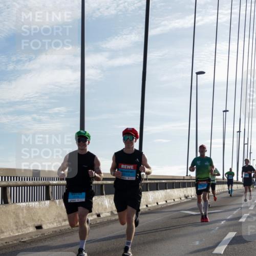 03.10.2026 - Köhlbrandbrückenlauf Yannick Fuchs http://msf.ph/oto/10778457 03.10.2026 09:23:11 Position 1 1115, 1114 meine-sportfotos.de