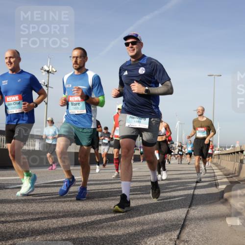 03.10.2026 - Köhlbrandbrückenlauf Yannick Fuchs http://msf.ph/oto/10778473 03.10.2026 09:45:19 Position 2 1440, 1441, 1455, 1883 meine-sportfotos.de