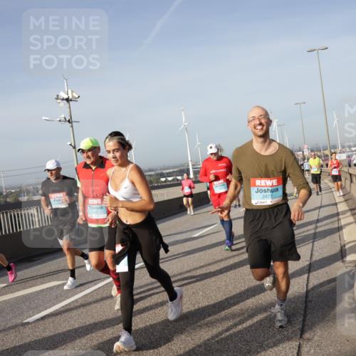 03.10.2026 - Köhlbrandbrückenlauf Yannick Fuchs http://msf.ph/oto/10778489 03.10.2026 09:45:20 Position 2 1071, 2477, 8 meine-sportfotos.de