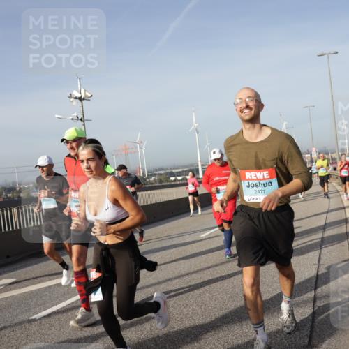 03.10.2026 - Köhlbrandbrückenlauf Yannick Fuchs http://msf.ph/oto/10778493 03.10.2026 09:45:20 Position 2 2477, 8 meine-sportfotos.de