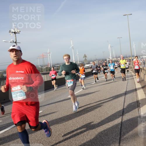 03.10.2026 - Köhlbrandbrückenlauf Yannick Fuchs http://msf.ph/oto/10778503 03.10.2026 09:45:21 Position 2 1851 meine-sportfotos.de