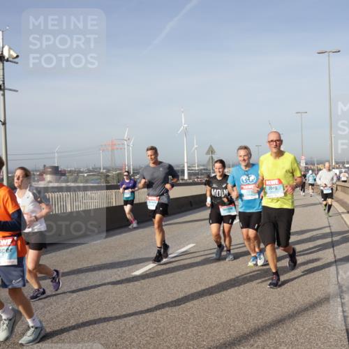03.10.2026 - Köhlbrandbrückenlauf Yannick Fuchs http://msf.ph/oto/10778516 03.10.2026 09:45:24 Position 2 2459, 2080 meine-sportfotos.de