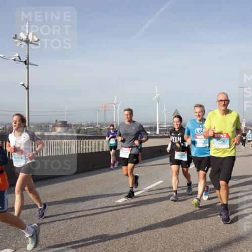 03.10.2026 - Köhlbrandbrückenlauf Yannick Fuchs http://msf.ph/oto/10778519 03.10.2026 09:45:24 Position 2 2447, 1564, 2459 meine-sportfotos.de