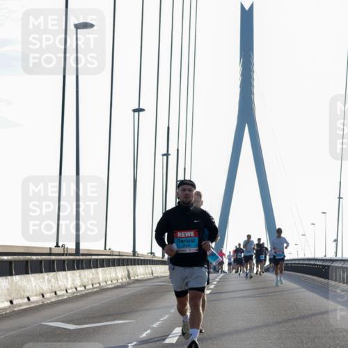 03.10.2026 - Köhlbrandbrückenlauf Yannick Fuchs http://msf.ph/oto/10778535 03.10.2026 09:23:19 Position 1 2099 meine-sportfotos.de
