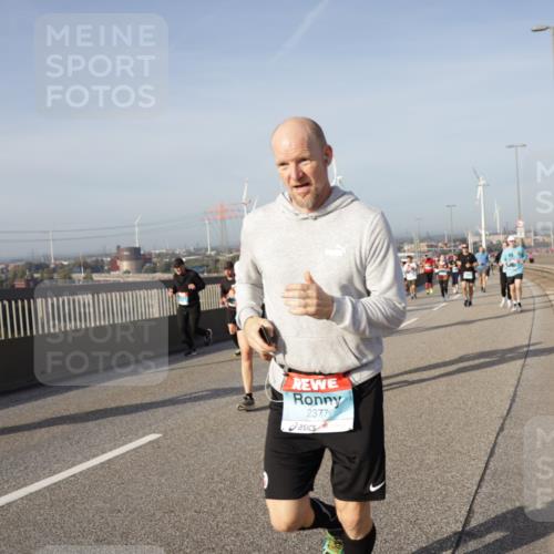 03.10.2026 - Köhlbrandbrückenlauf Yannick Fuchs http://msf.ph/oto/10778540 03.10.2026 09:45:27 Position 2 2377 meine-sportfotos.de