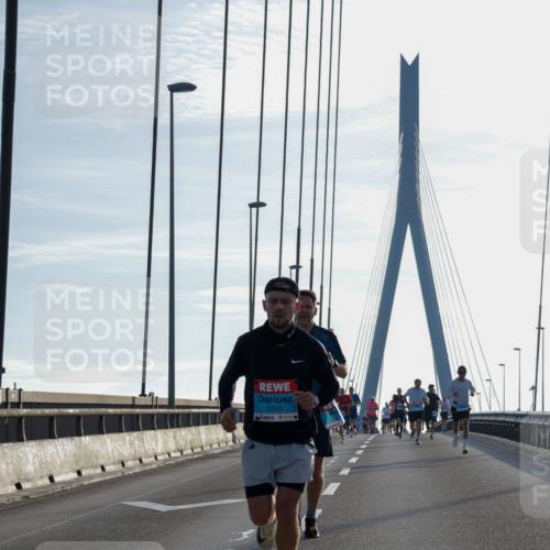 03.10.2026 - Köhlbrandbrückenlauf Yannick Fuchs http://msf.ph/oto/10778548 03.10.2026 09:23:19 Position 1 2099 meine-sportfotos.de