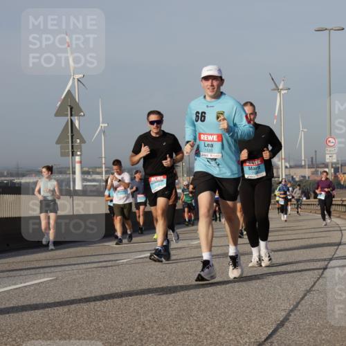 03.10.2026 - Köhlbrandbrückenlauf Yannick Fuchs http://msf.ph/oto/10778551 03.10.2026 09:45:30 Position 2 66, 1530 meine-sportfotos.de