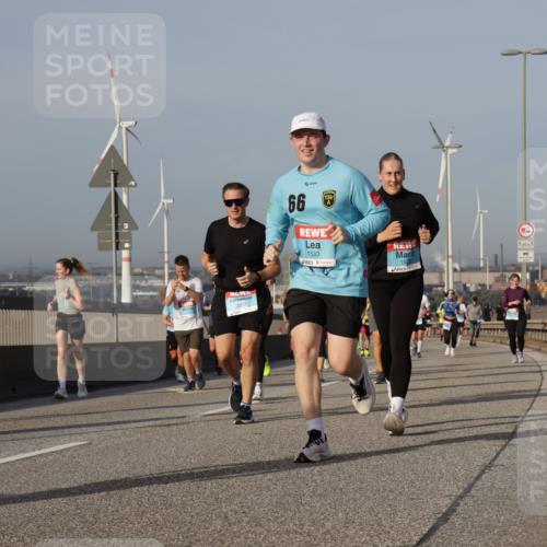 03.10.2026 - Köhlbrandbrückenlauf Yannick Fuchs http://msf.ph/oto/10778555 03.10.2026 09:45:30 Position 2 2516, 66, 1530, 500, 152 meine-sportfotos.de