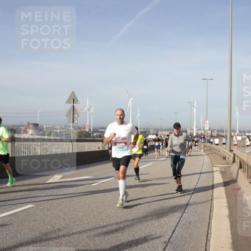 03.10.2026 - Köhlbrandbrückenlauf Yannick Fuchs http://msf.ph/oto/10778686 03.10.2026 09:45:44 Position 2  meine-sportfotos.de