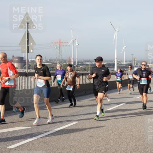 03.10.2026 - Köhlbrandbrückenlauf Yannick Fuchs http://msf.ph/oto/10778728 03.10.2026 09:45:48 Position 2  meine-sportfotos.de