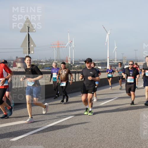 03.10.2026 - Köhlbrandbrückenlauf Yannick Fuchs http://msf.ph/oto/10778731 03.10.2026 09:45:48 Position 2  meine-sportfotos.de