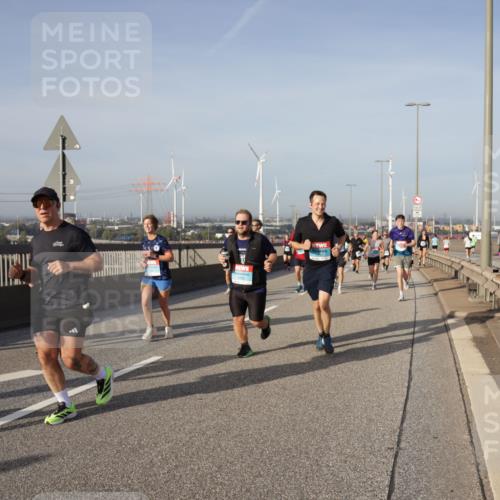 03.10.2026 - Köhlbrandbrückenlauf Yannick Fuchs http://msf.ph/oto/10778744 03.10.2026 09:45:49 Position 2  meine-sportfotos.de