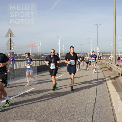03.10.2026 - Köhlbrandbrückenlauf Yannick Fuchs http://msf.ph/oto/10778747 03.10.2026 09:45:49 Position 2 1561 meine-sportfotos.de