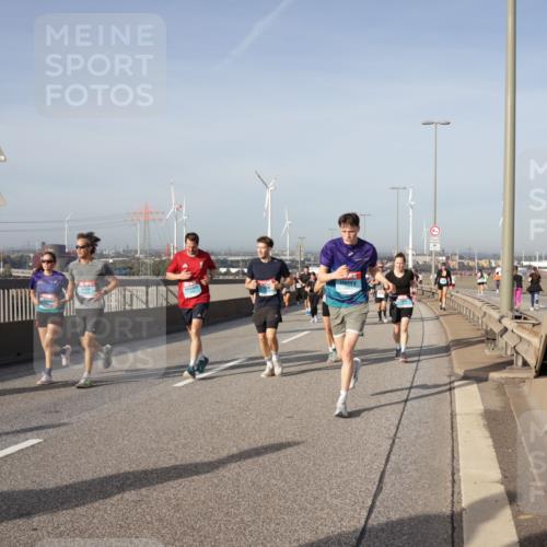 03.10.2026 - Köhlbrandbrückenlauf Yannick Fuchs http://msf.ph/oto/10778760 03.10.2026 09:45:51 Position 2  meine-sportfotos.de