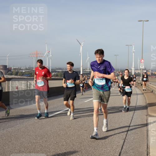 03.10.2026 - Köhlbrandbrückenlauf Yannick Fuchs http://msf.ph/oto/10778766 03.10.2026 09:45:51 Position 2 2023, 500, 1 meine-sportfotos.de