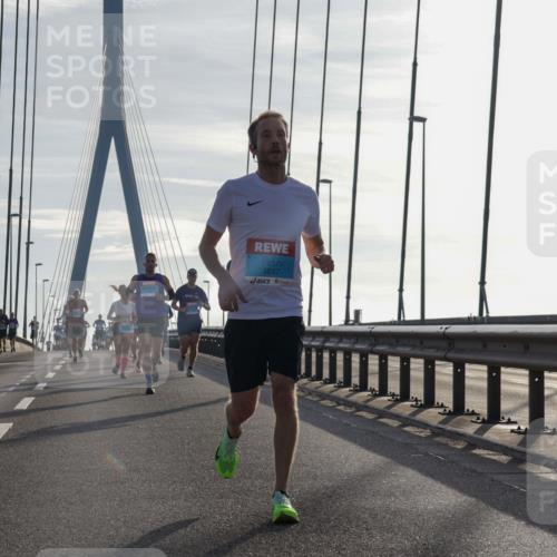 03.10.2026 - Köhlbrandbrückenlauf Yannick Fuchs http://msf.ph/oto/10778802 03.10.2026 09:23:44 Position 1 3837 meine-sportfotos.de