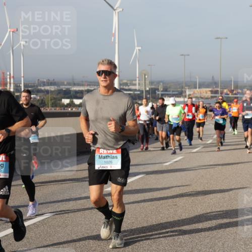 03.10.2026 - Köhlbrandbrückenlauf Yannick Fuchs http://msf.ph/oto/10778803 03.10.2026 09:45:55 Position 2 1025, 1026, 500 meine-sportfotos.de