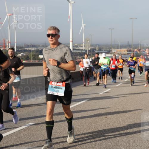 03.10.2026 - Köhlbrandbrückenlauf Yannick Fuchs http://msf.ph/oto/10778806 03.10.2026 09:45:55 Position 2 414, 1026, 500 meine-sportfotos.de