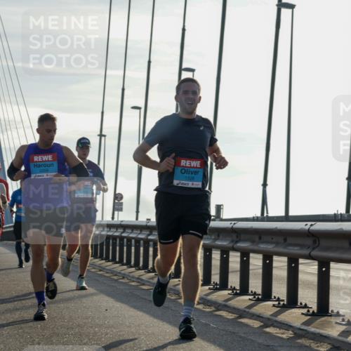03.10.2026 - Köhlbrandbrückenlauf Yannick Fuchs http://msf.ph/oto/10778829 03.10.2026 09:23:46 Position 1 2258, 1526 meine-sportfotos.de