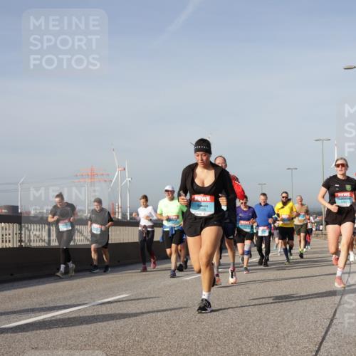 03.10.2026 - Köhlbrandbrückenlauf Yannick Fuchs http://msf.ph/oto/10778847 03.10.2026 09:45:59 Position 2 5806, 902, 00, 1 meine-sportfotos.de