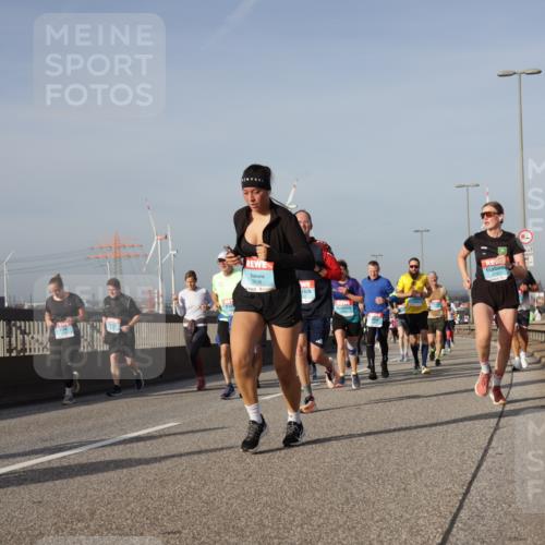 03.10.2026 - Köhlbrandbrückenlauf Yannick Fuchs http://msf.ph/oto/10778851 03.10.2026 09:45:59 Position 2 3806 meine-sportfotos.de