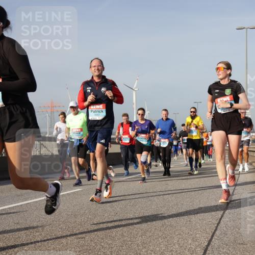 03.10.2026 - Köhlbrandbrückenlauf Yannick Fuchs http://msf.ph/oto/10778862 03.10.2026 09:46:00 Position 2 3806, 3057 meine-sportfotos.de