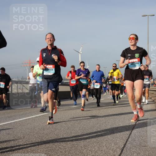 03.10.2026 - Köhlbrandbrückenlauf Yannick Fuchs http://msf.ph/oto/10778864 03.10.2026 09:46:00 Position 2 3806, 3057, 1902 meine-sportfotos.de