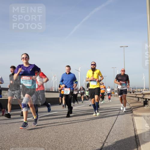 03.10.2026 - Köhlbrandbrückenlauf Yannick Fuchs http://msf.ph/oto/10778889 03.10.2026 09:46:02 Position 2 2567, 2688 meine-sportfotos.de