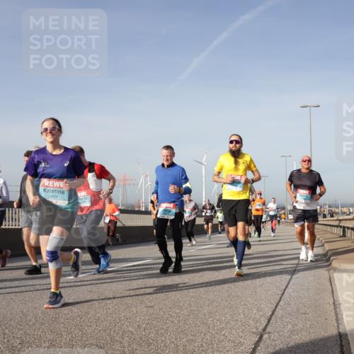 03.10.2026 - Köhlbrandbrückenlauf Yannick Fuchs http://msf.ph/oto/10778892 03.10.2026 09:46:02 Position 2 2567, 2688 meine-sportfotos.de
