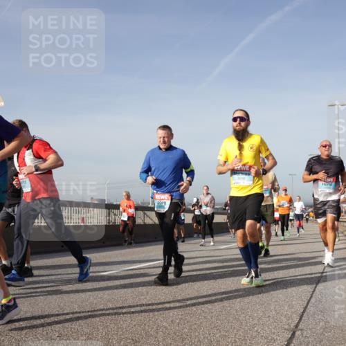 03.10.2026 - Köhlbrandbrückenlauf Yannick Fuchs http://msf.ph/oto/10778898 03.10.2026 09:46:03 Position 2 2688, 2413, 3019 meine-sportfotos.de