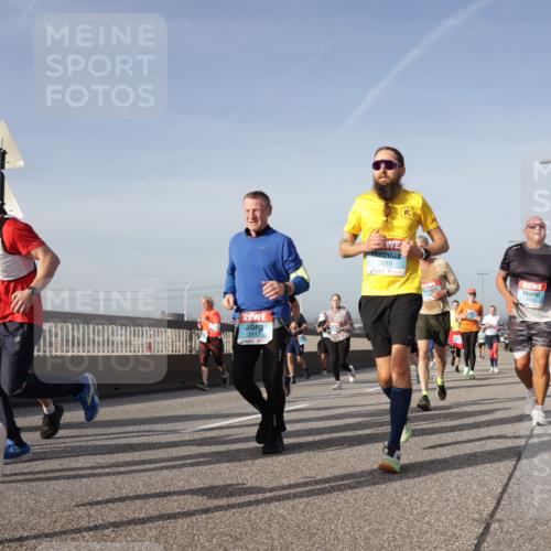 03.10.2026 - Köhlbrandbrückenlauf Yannick Fuchs http://msf.ph/oto/10778901 03.10.2026 09:46:03 Position 2 588, 2413, 3019 meine-sportfotos.de